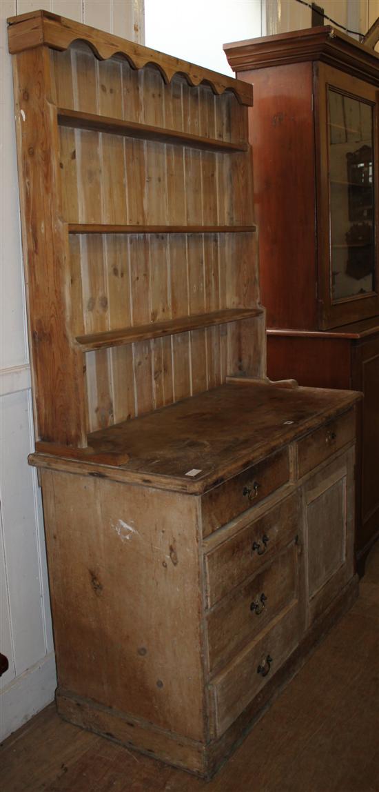 Pine dresser